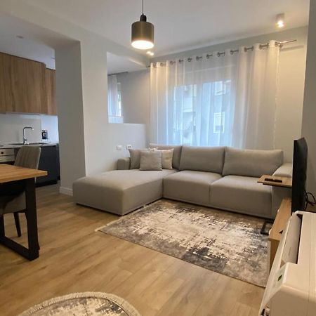 טיראנה Centrally Located Glamorous Bright Apt Near Bazaar מראה חיצוני תמונה