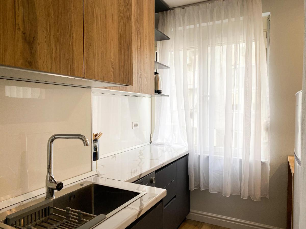 טיראנה Centrally Located Glamorous Bright Apt Near Bazaar מראה חיצוני תמונה