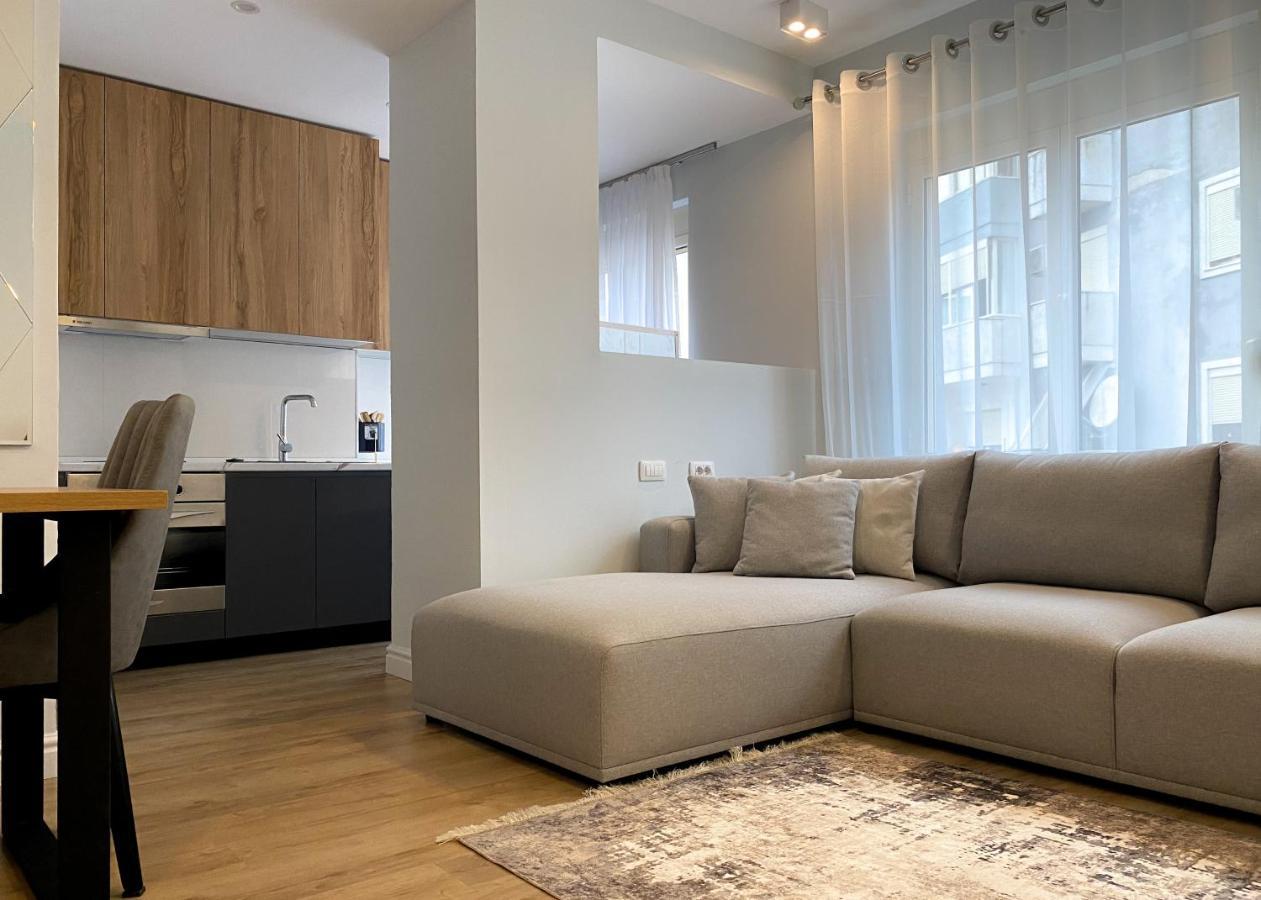 טיראנה Centrally Located Glamorous Bright Apt Near Bazaar מראה חיצוני תמונה