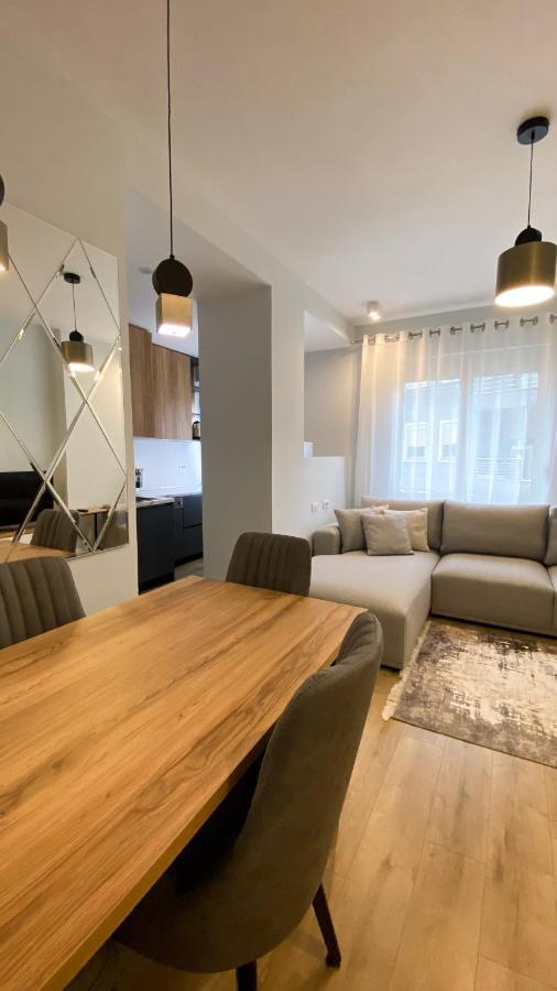 טיראנה Centrally Located Glamorous Bright Apt Near Bazaar מראה חיצוני תמונה