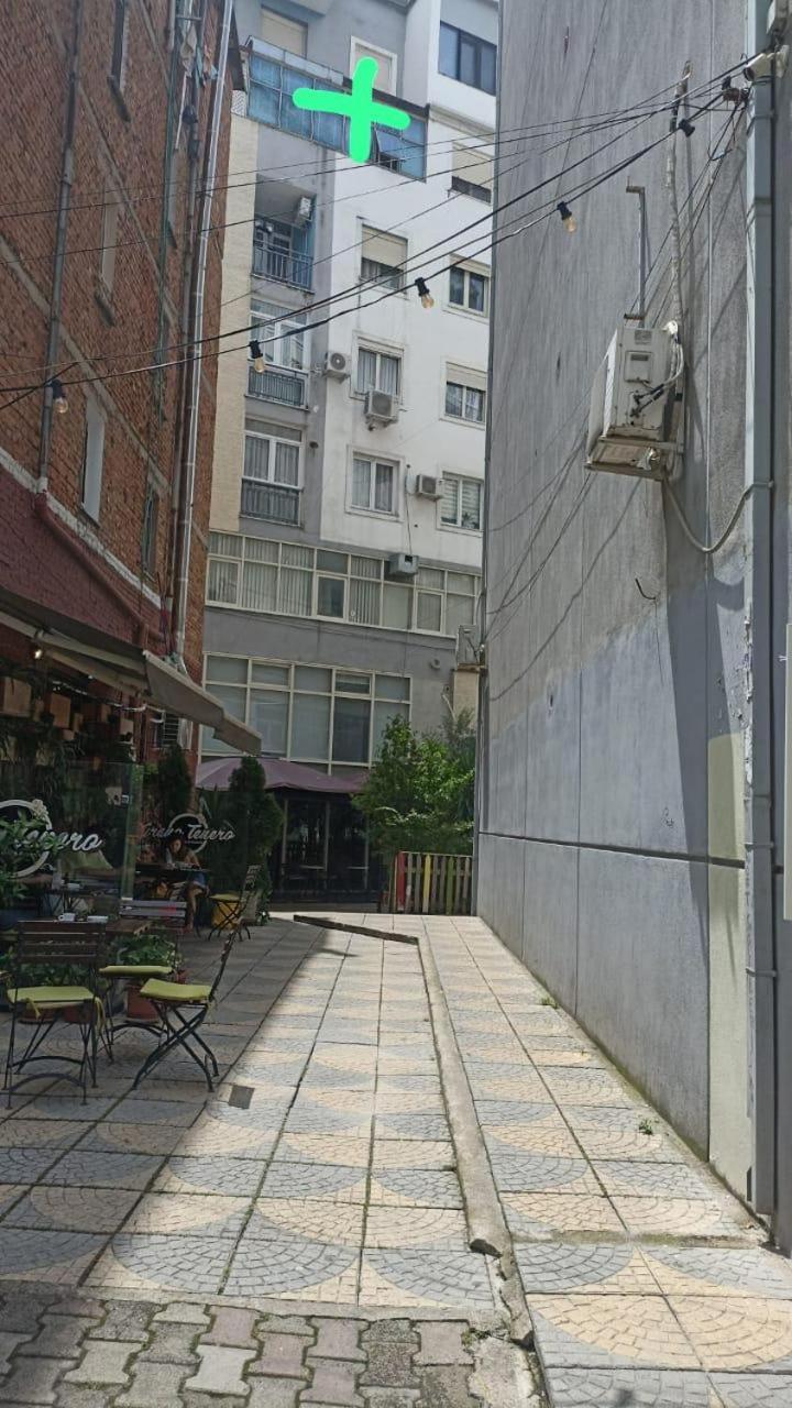 טיראנה Centrally Located Glamorous Bright Apt Near Bazaar מראה חיצוני תמונה